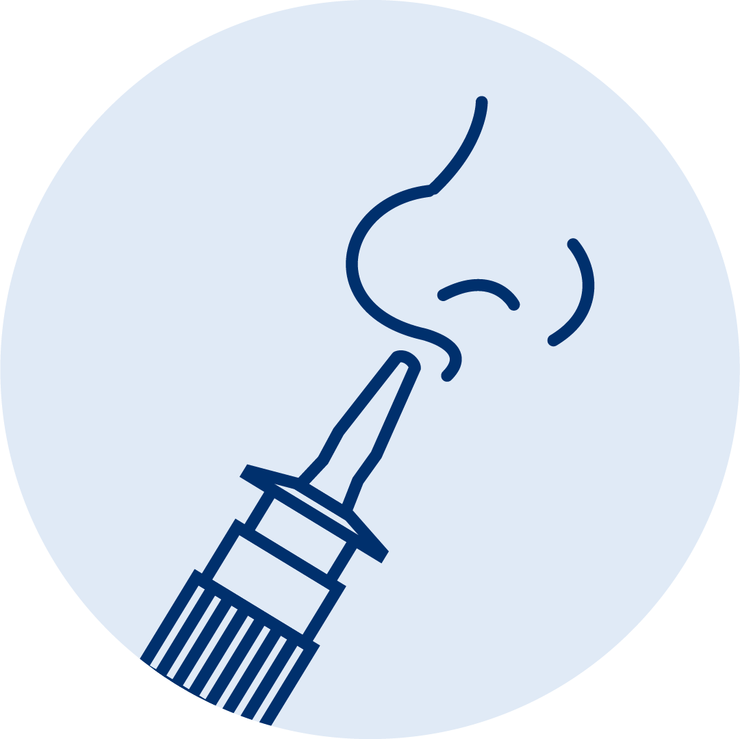 1. Effettuare dai 5 ai 10 spruzzi per narice più volte al giorno reclinando leggermente il capo all’indietro.